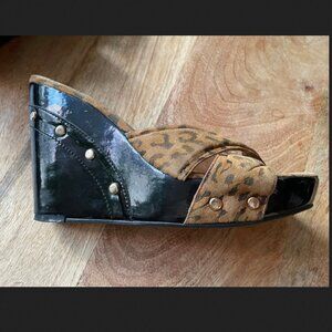 womens sandals size 7.5 (BCBGirls)